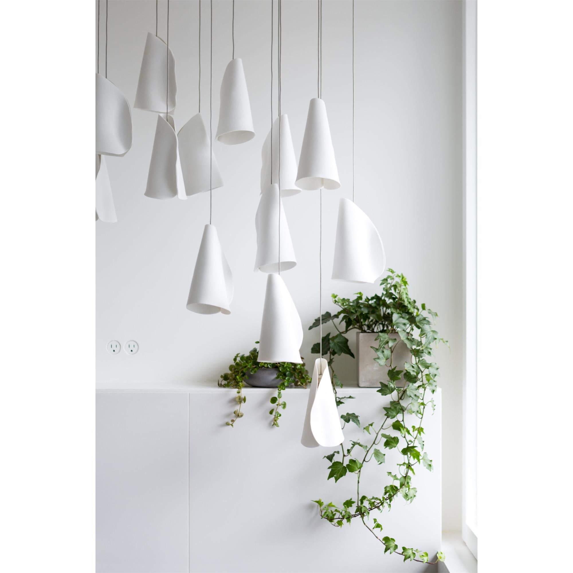 21 Thin Porcelain Pendant Lamp | Esilora
