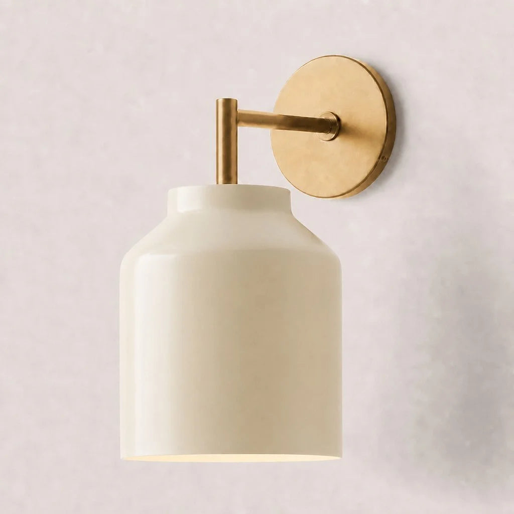 Hanton minimalistisk væglampe – væglampe i vintage-mælkeglas og metaldetalje | Esilora