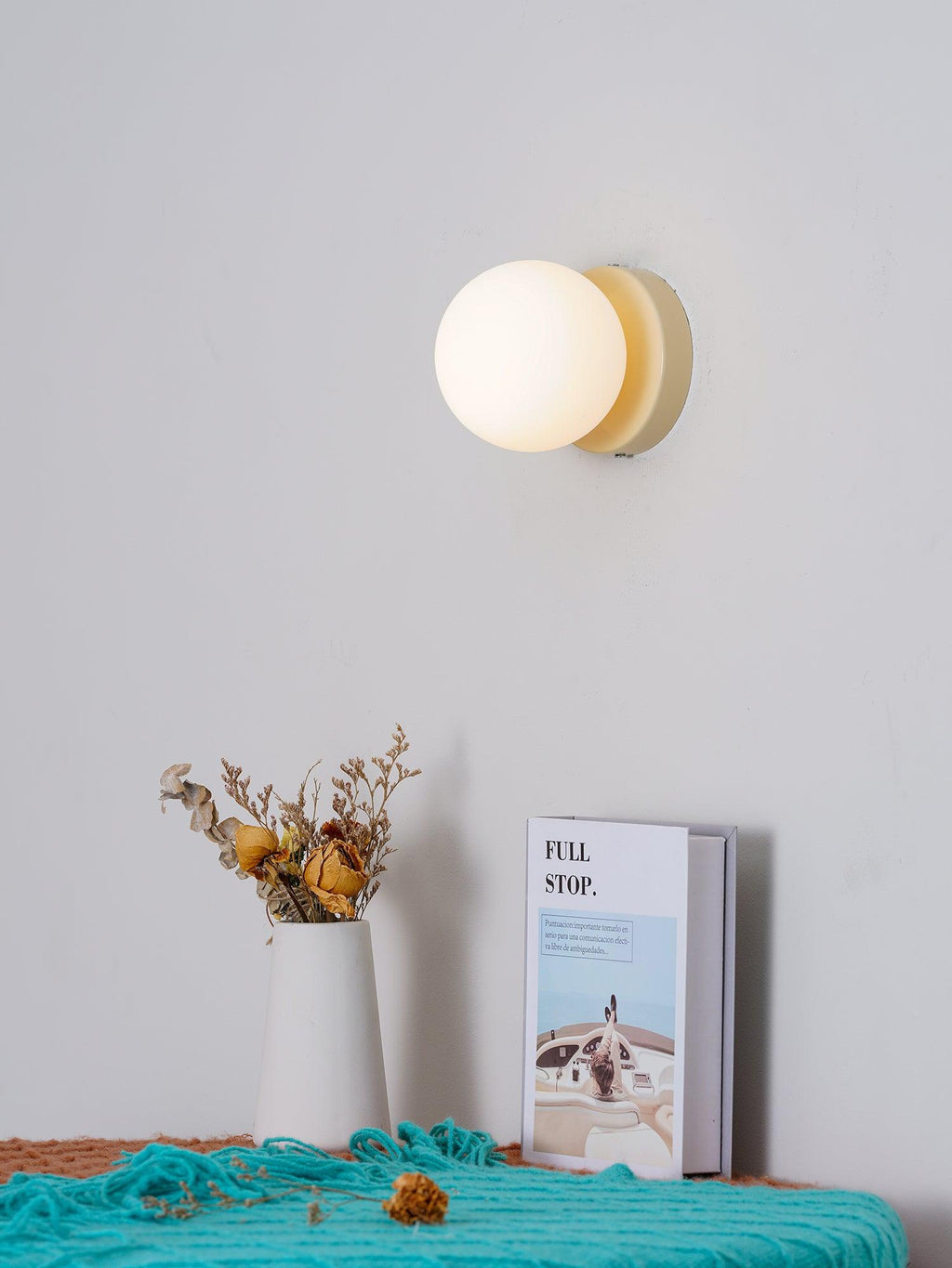 Rivolence Minimalist Fluid Modern Round Wall Sconce – Modern Indoor Accent Lighting for Bedroom or Study | Esilora