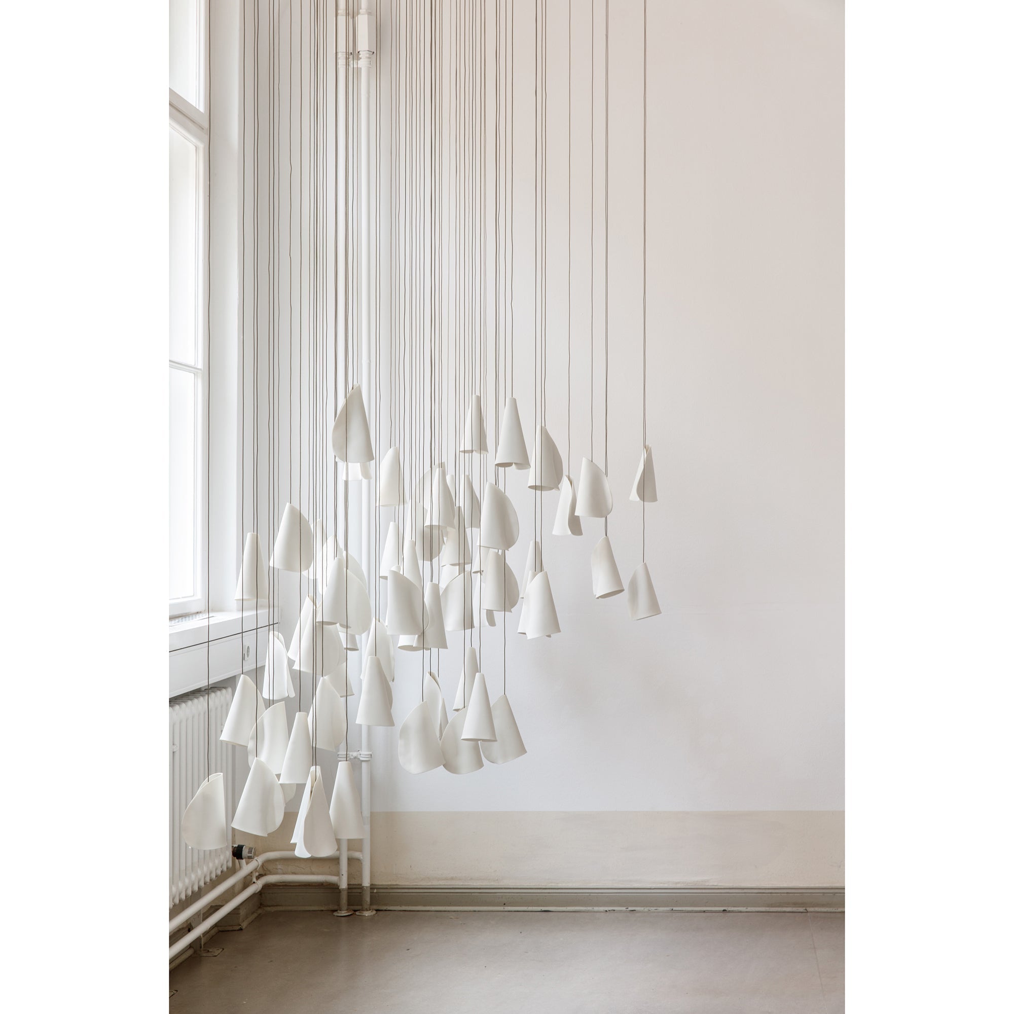 21 Thin Porcelain Pendant Lamp | Esilora