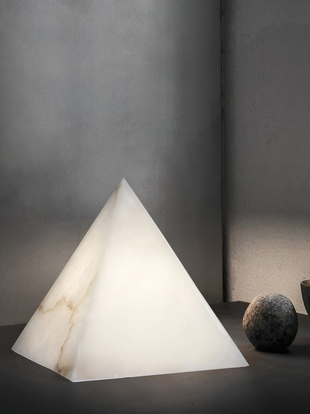 Alabaster Pyramid Table Lamp | Esilora