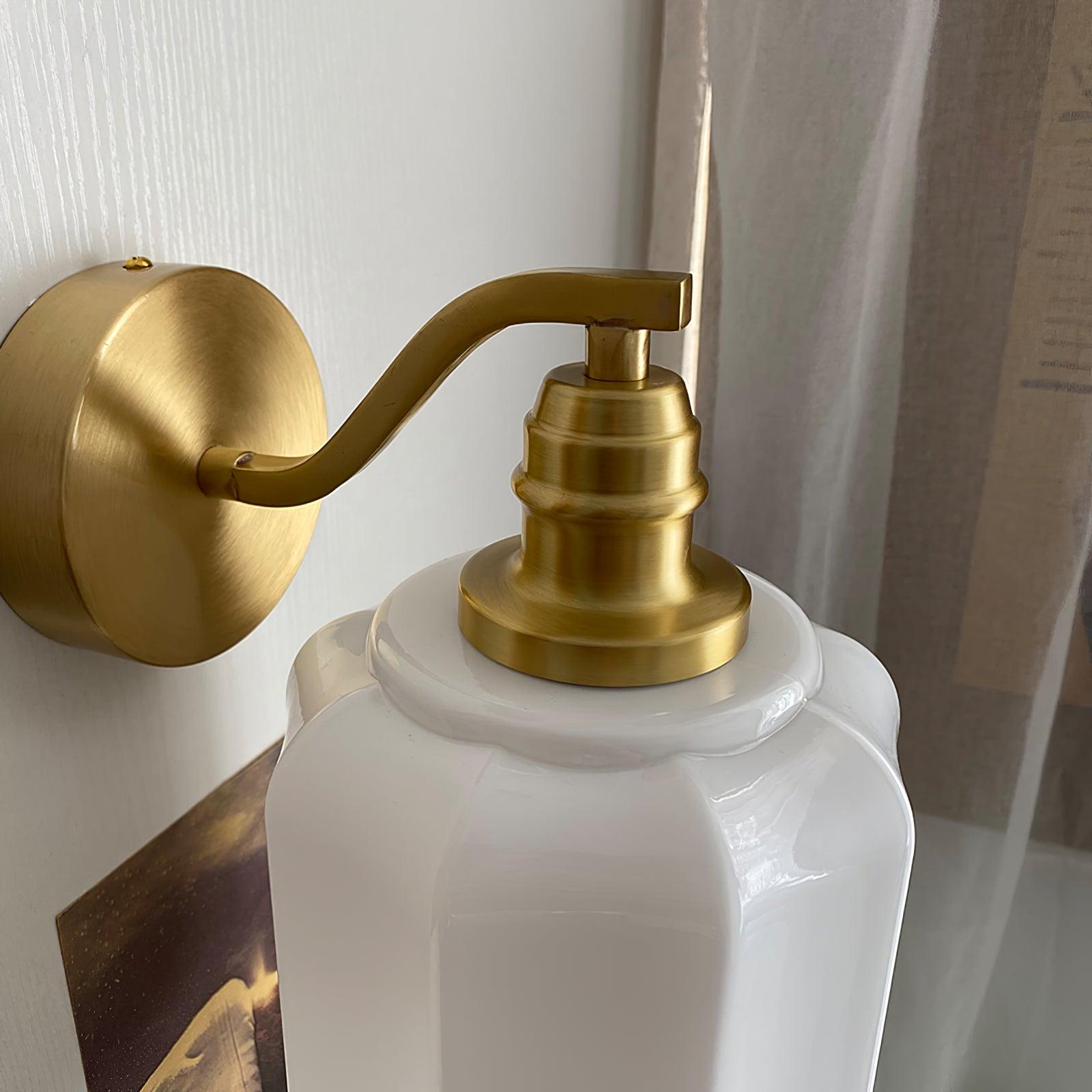 Henry Wall Lamp | Esilora