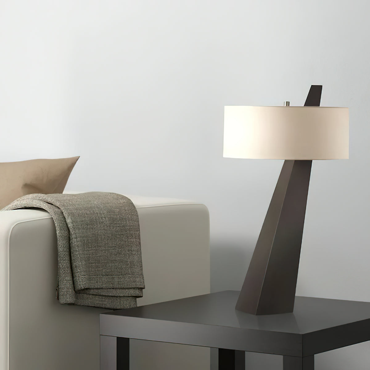 Candeeiro de mesa Jett Obelisk | Esilora