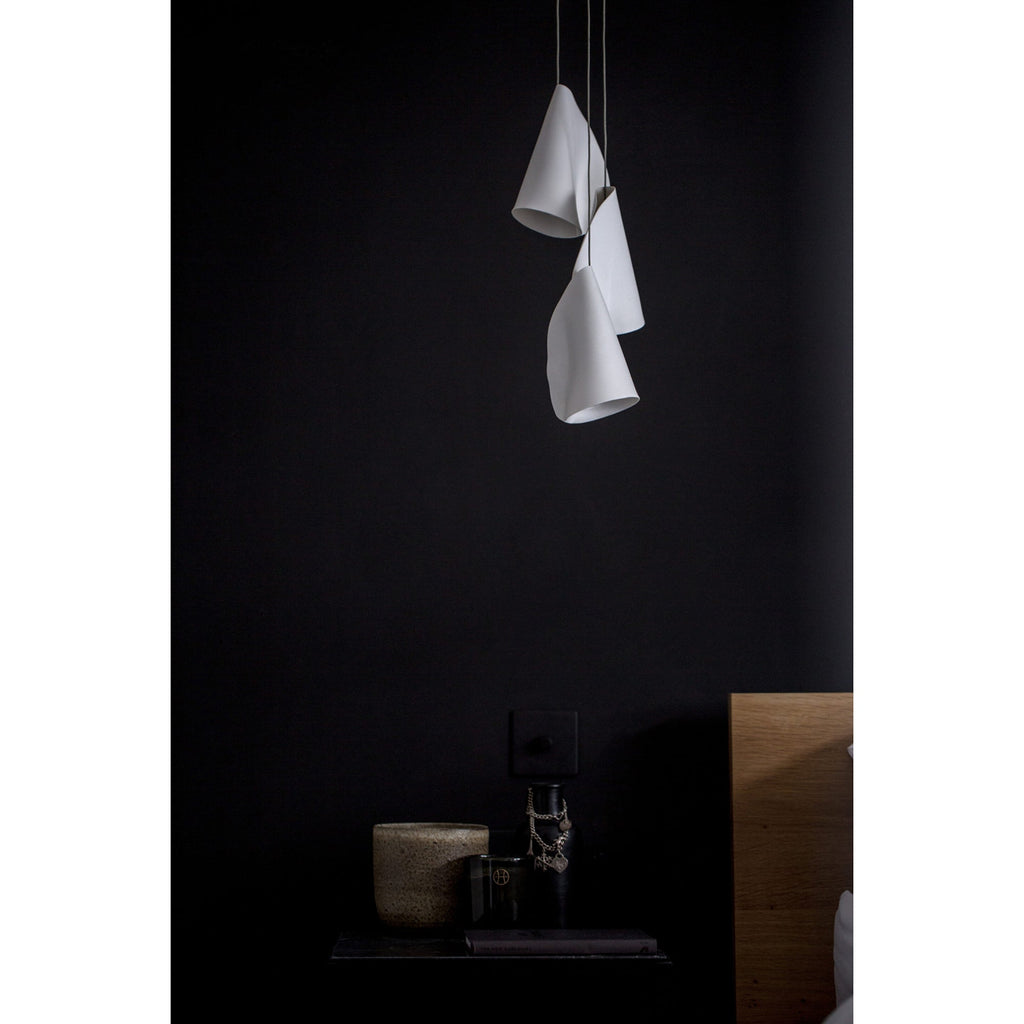 21 Thin Porcelain Pendant Lamp | Esilora