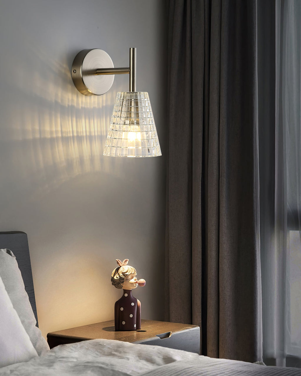 Bravira Modern Glass Wall Lamp – Minimalist Wall Sconce for Bedroom, Hallway & Vanity | Esilora