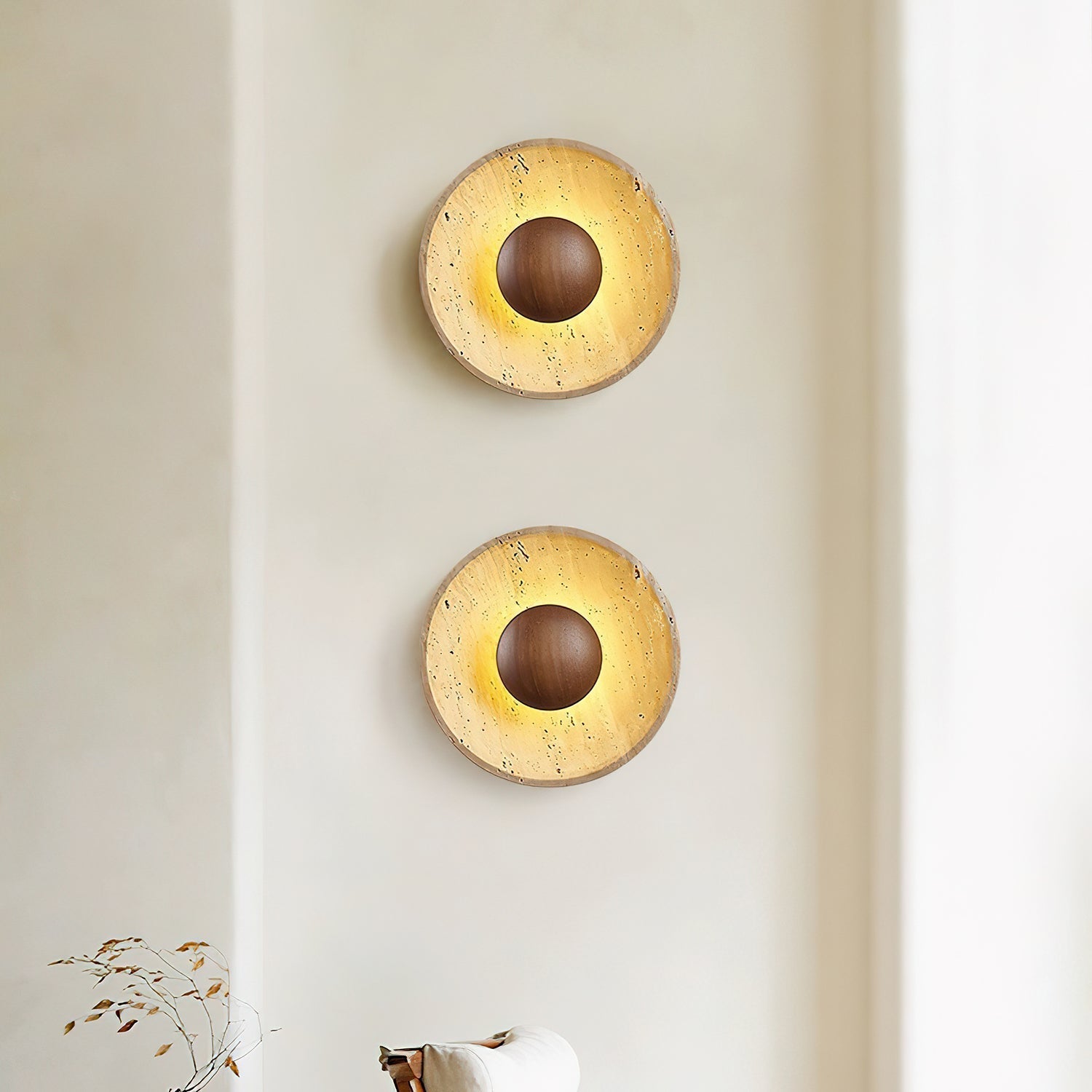 Mittelalterliche Gelbe Travertin-Holzwandlampe M09 | Esilora