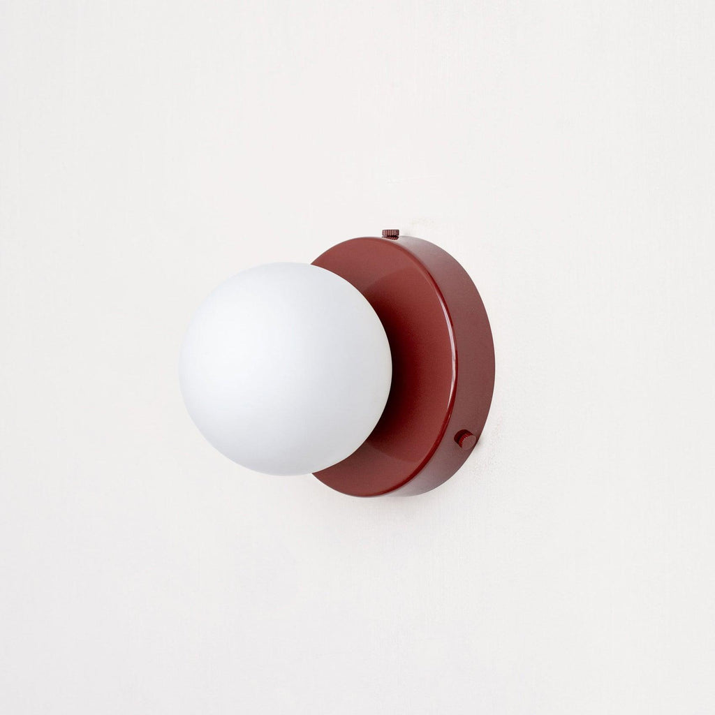 Rivolence Minimalist Fluid Modern Round Wall Sconce – Modern Indoor Accent Lighting for Bedroom or Study | Esilora