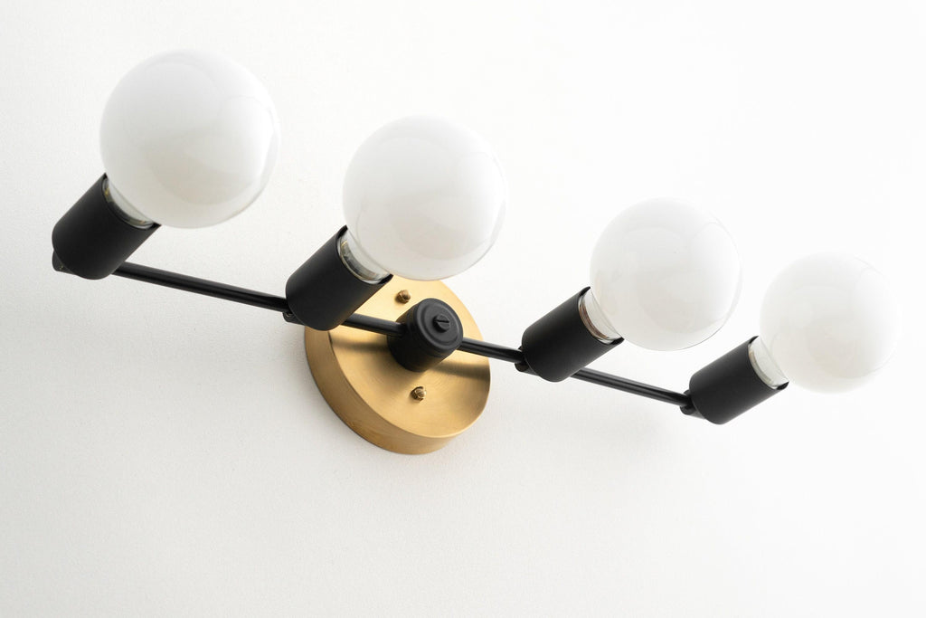 Lampada da parete Glorica Glass in metallo minimalista con barra e globo per toeletta — Lampada a globo da parete per spogliatoio e bagno | Esilora