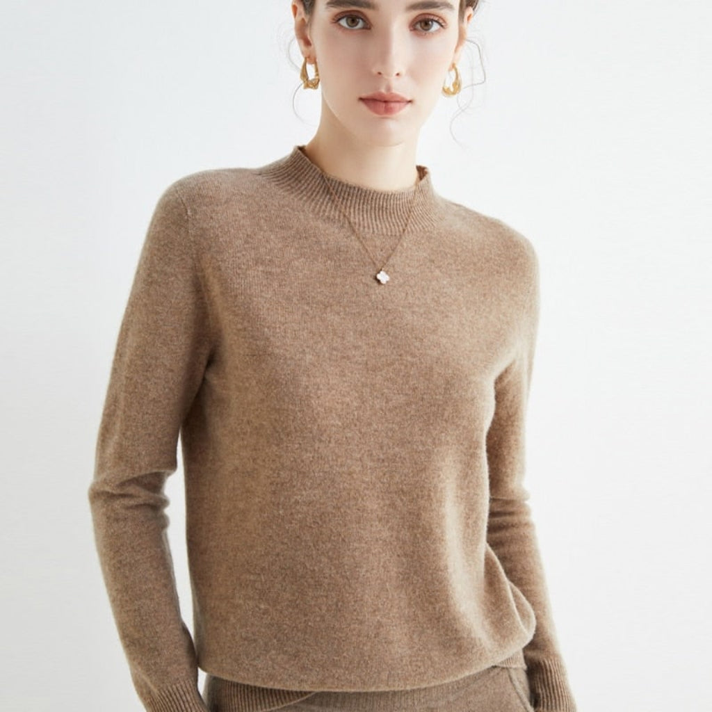 Damski sweter — miękki w dotyku, wygodny krój, uniwersalny styl