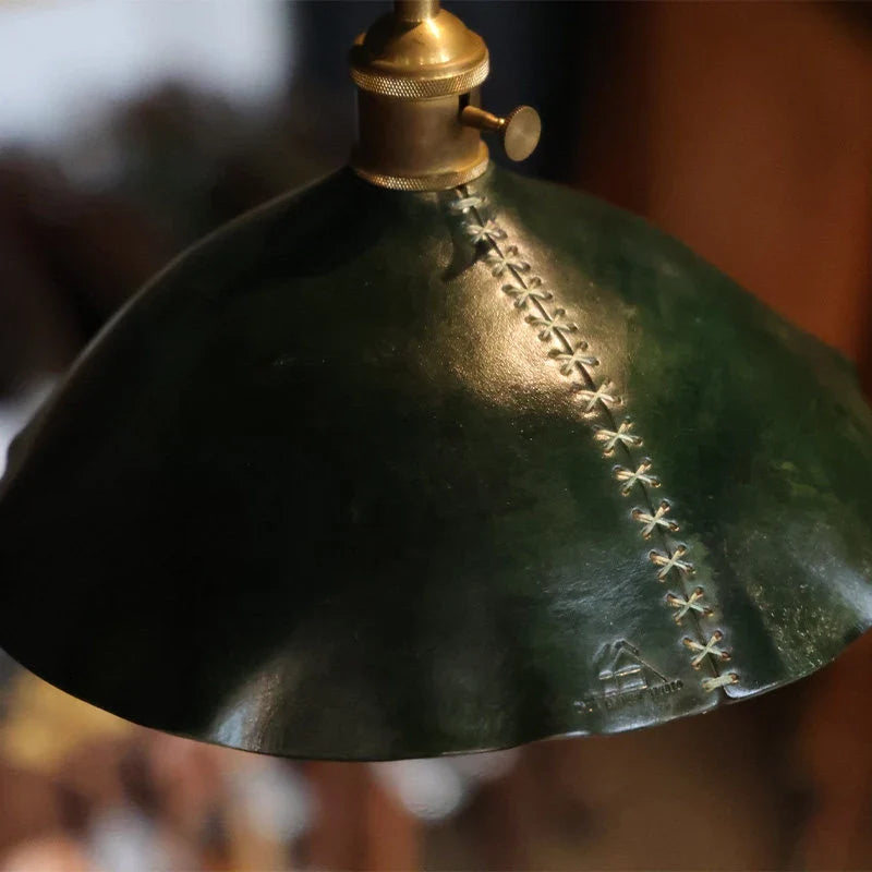 Kupolová závěsná lampa s koženým stínidlem | Esilora