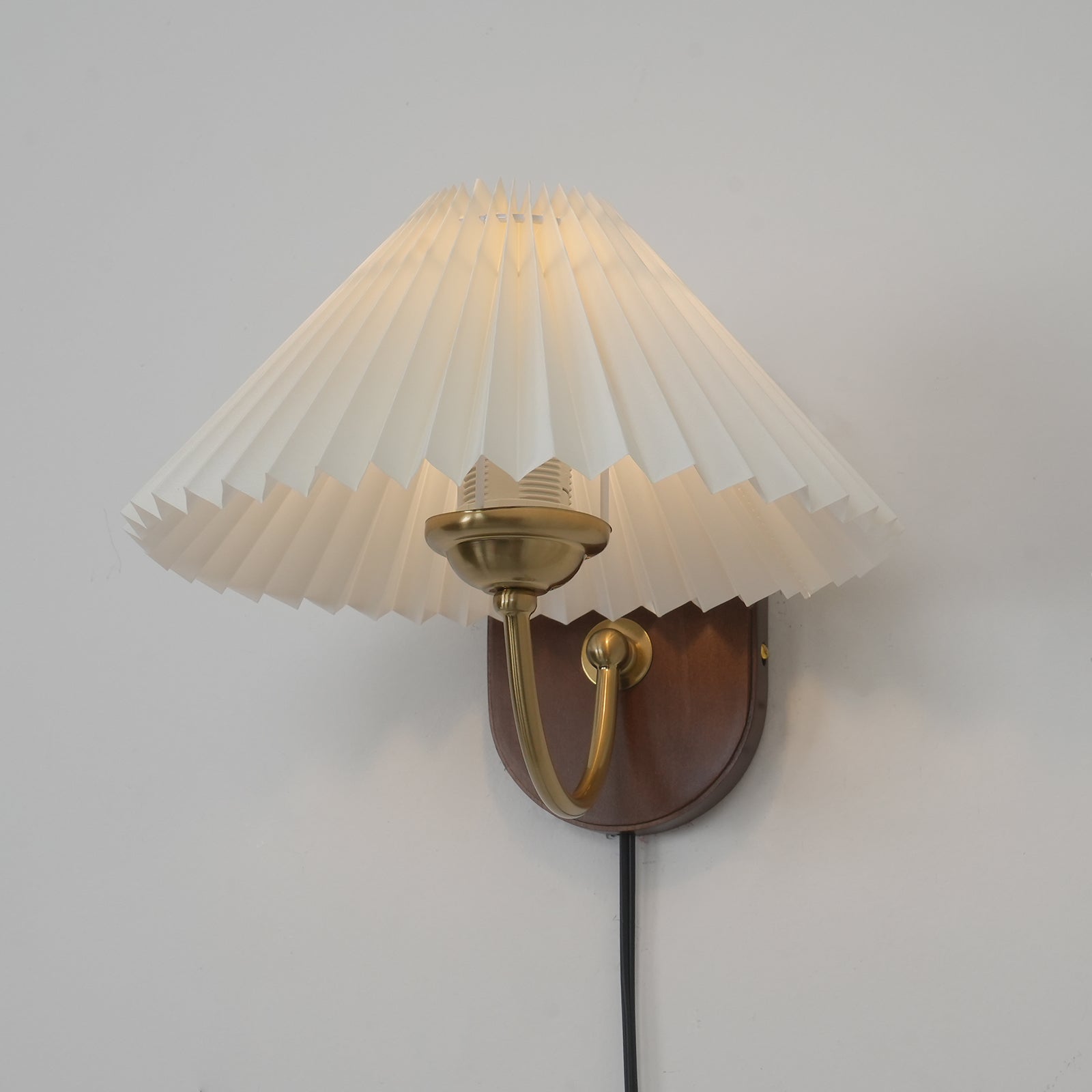 Louise Plug In Wall Lamp | Esilora