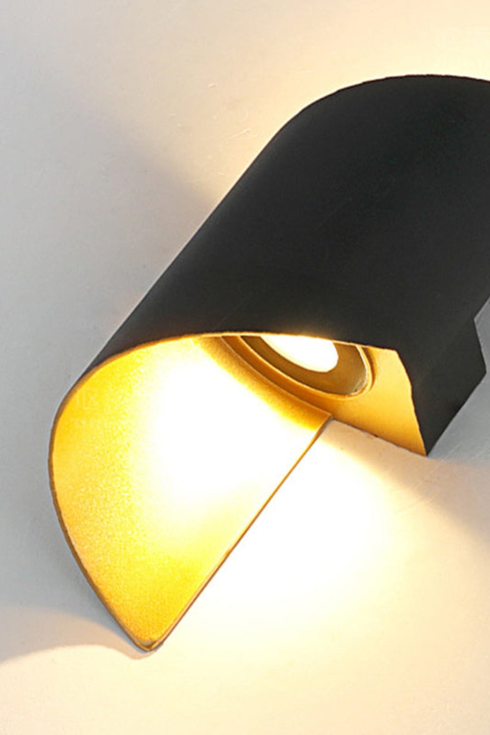 Modernes Design Spiralförmige Metall-Wandleuchte | Esilora