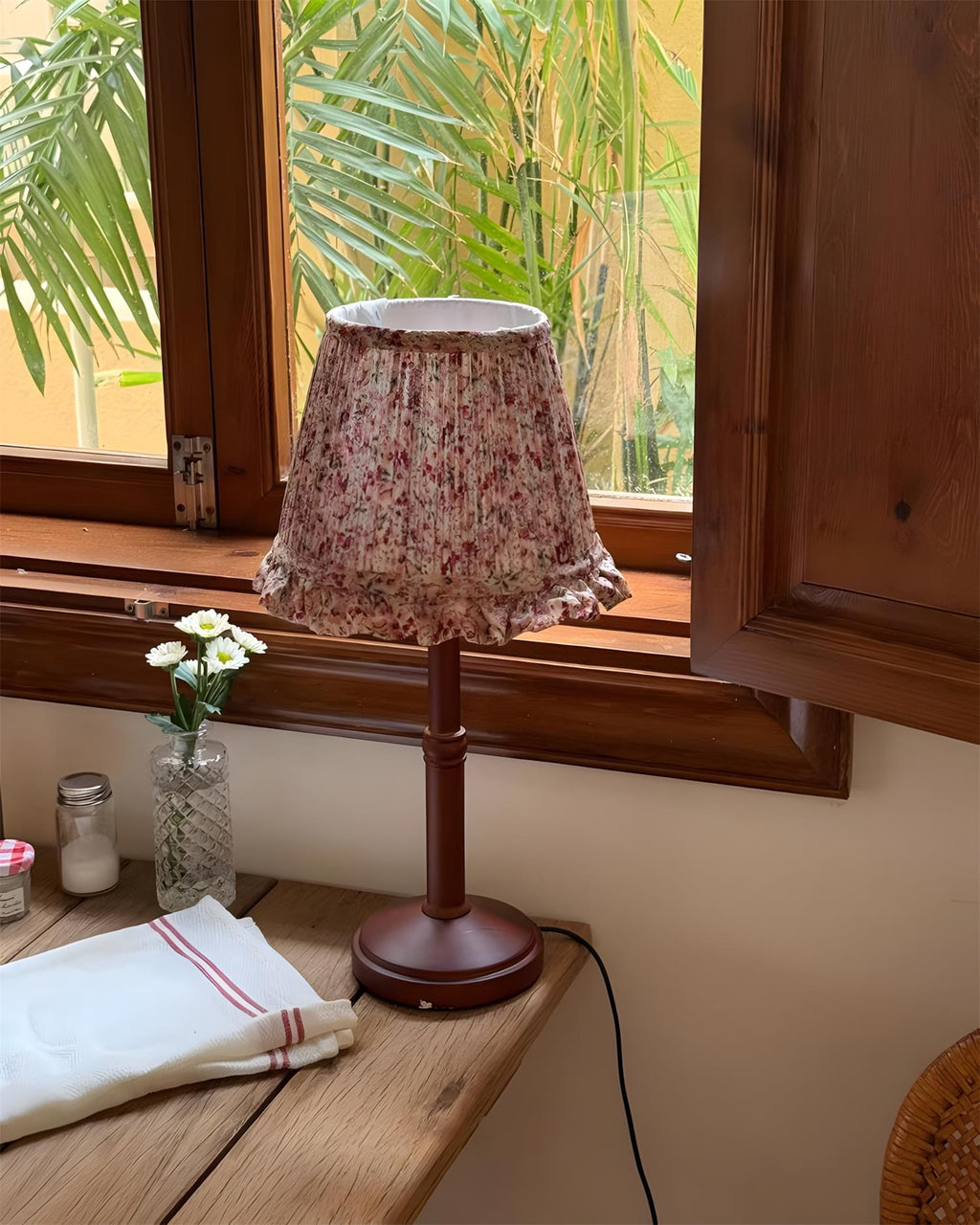 Briarfield Table Lamp | Esilora