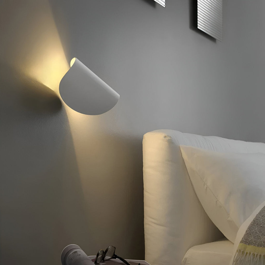 Modern Metal Wall Light — Rotatable Head and Adjustable Direction