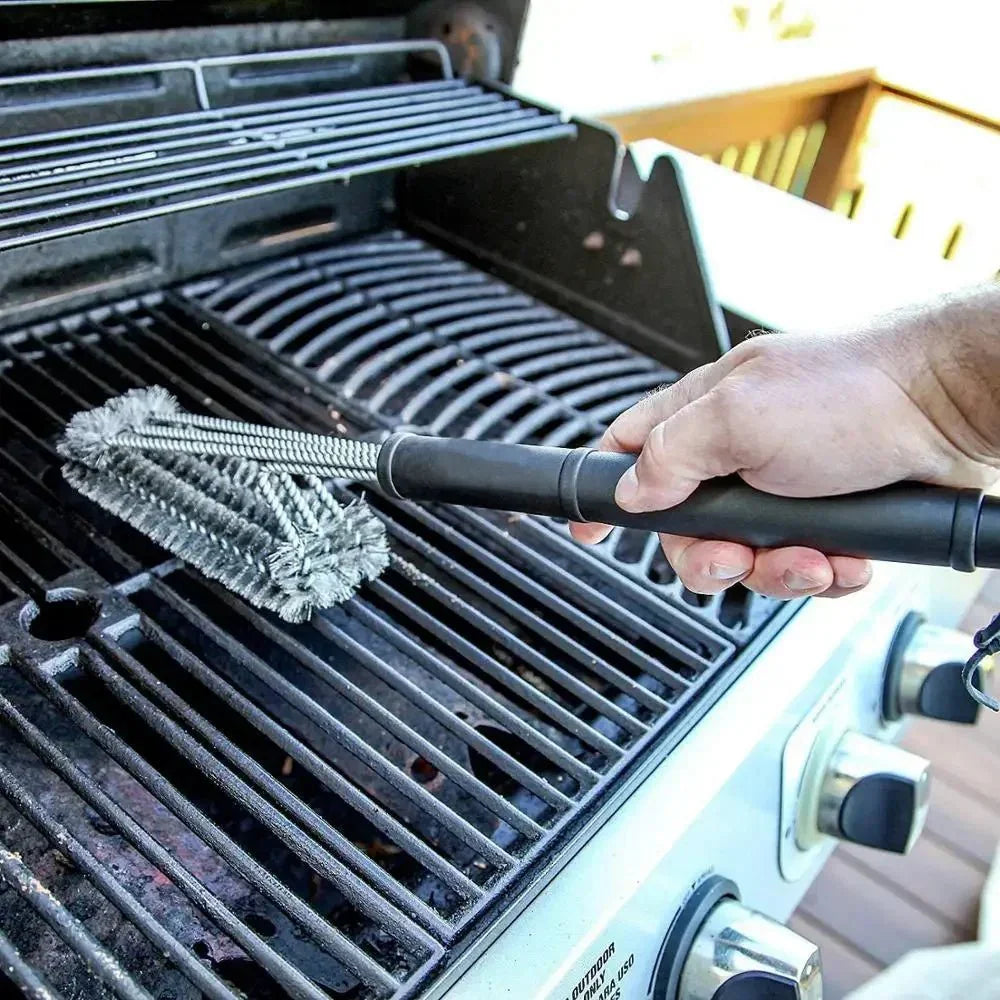 Rozsdamentes acél BBQ-grillrács-súrolókefe | eltávolítja az odaégett maradványokat | csúszásmentes fogás | FireScrub – Esilora