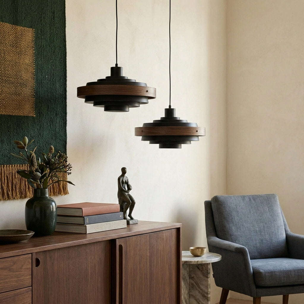 Suspension contemporaine à étages Layervelle – Lampe sculpturale suspendue en bois et métal pour les espaces de vie | Esilora