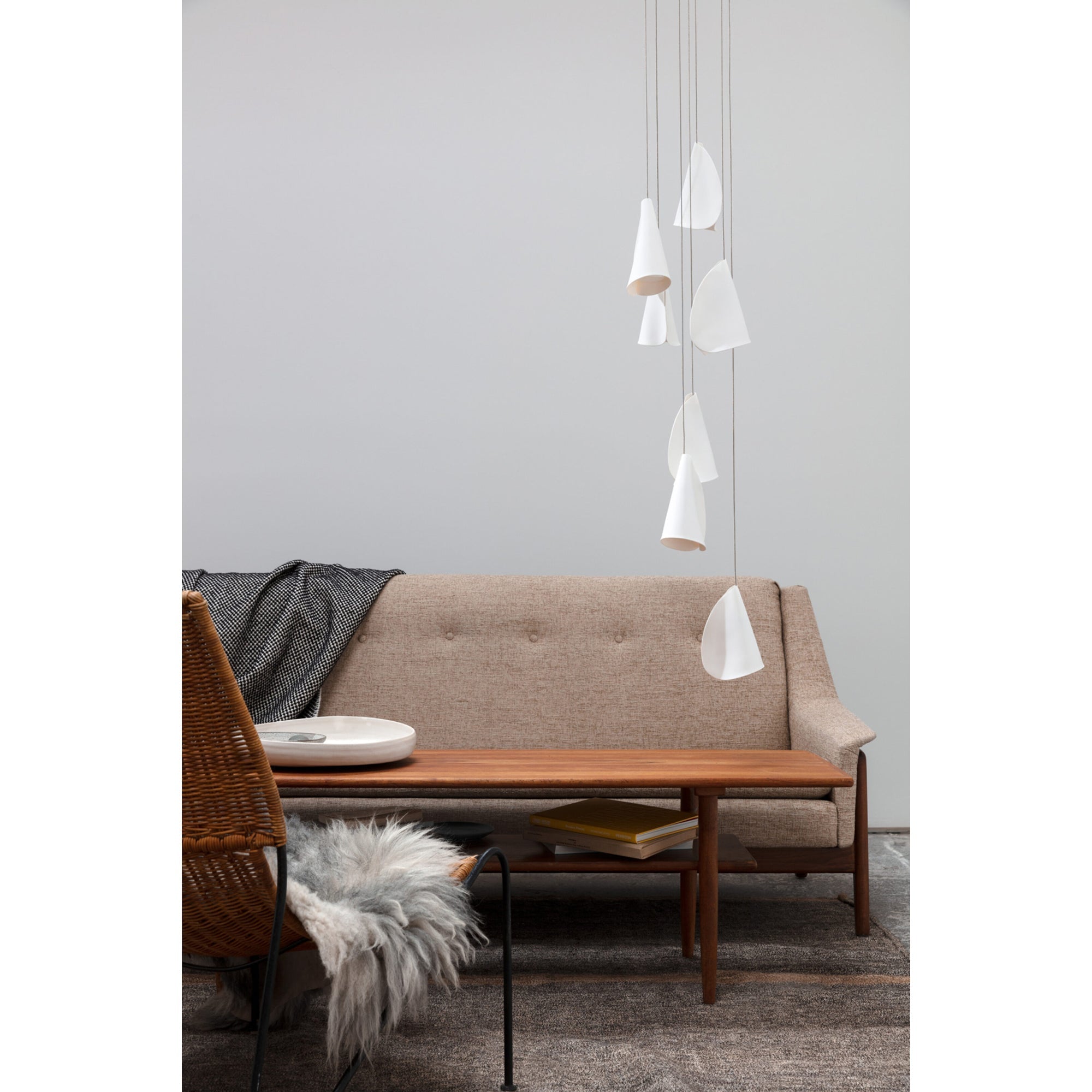 21 Thin Porcelain Pendant Lamp | Esilora