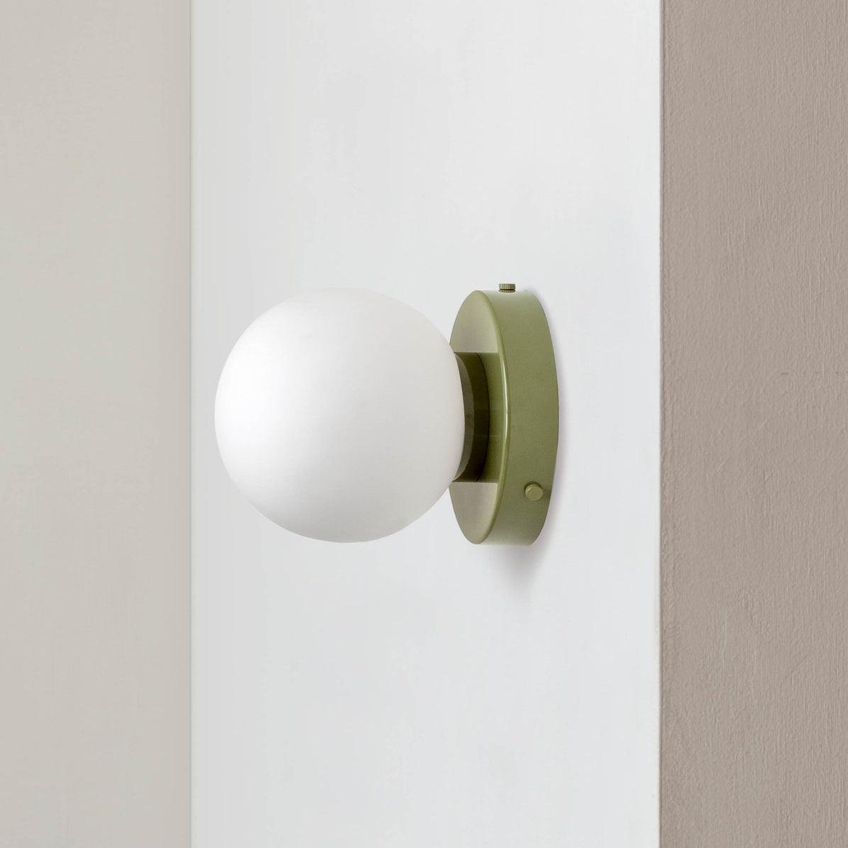 Rivolence Minimalist Fluid Modern Round Wall Sconce – Modern Indoor Accent Lighting for Bedroom or Study | Esilora