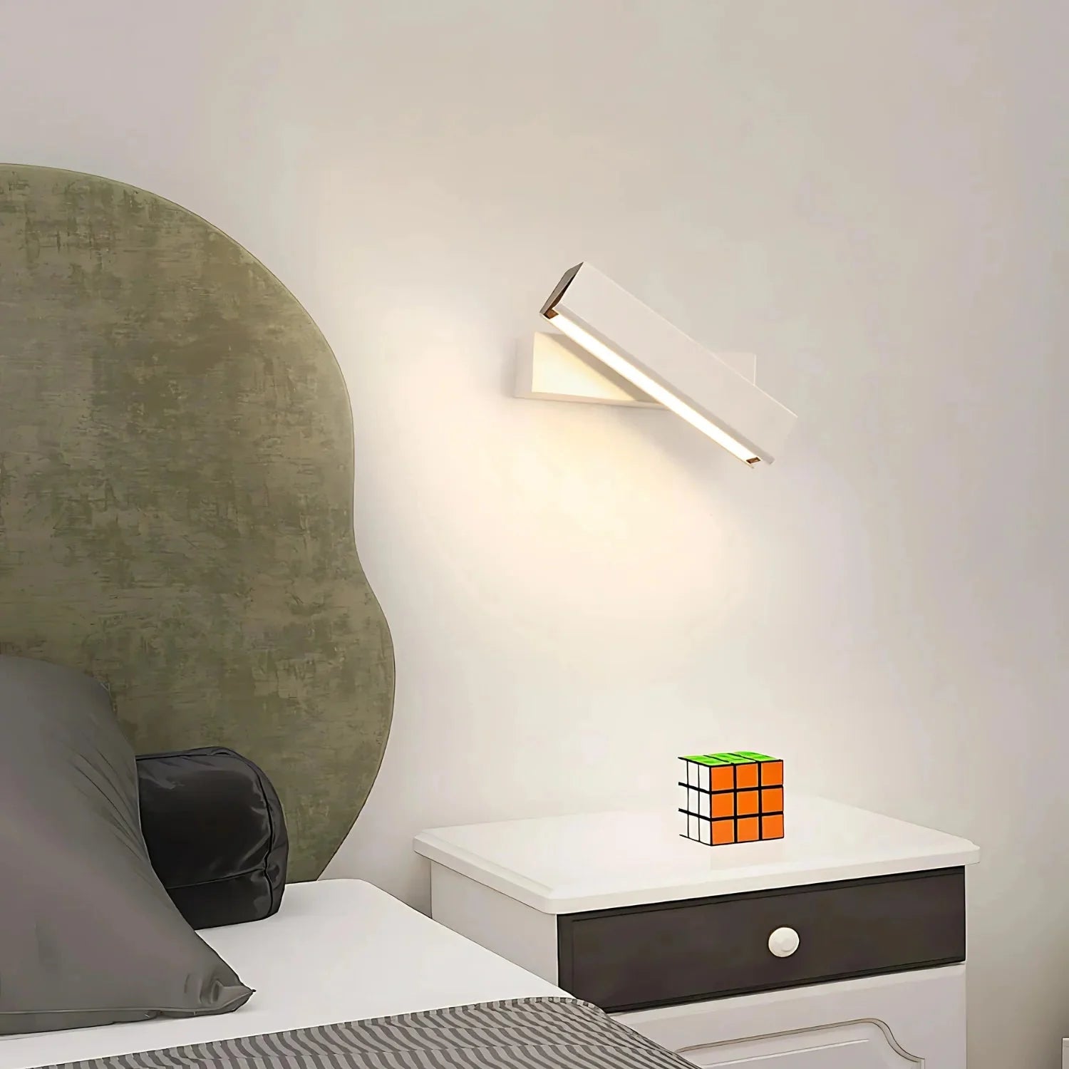 Moderne væglampe i aluminium med Light Line-design | Esilora