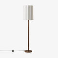 Linbron golvlampa med neutral tygskärm och trästruktur – minimalistisk modern golvlampa för vardagsrum och arbetsrum | Esilora