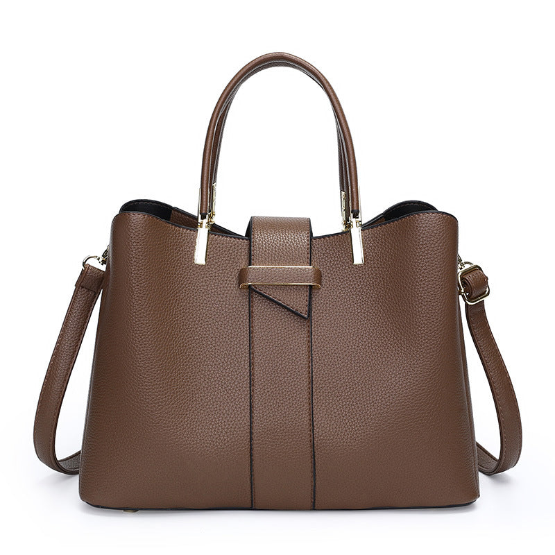 Sac à Main Structuré en Cuir Grainé avec Détails Métalliques et Bandoulière Amovible