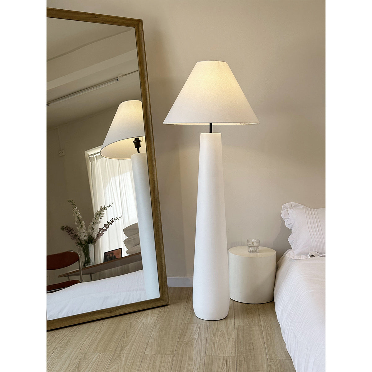 Polar White Floor Lamp | Esilora