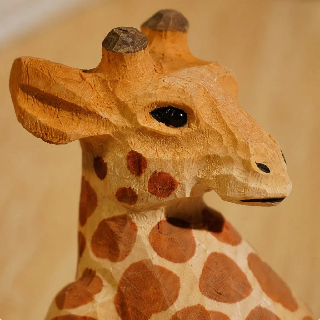 Support de téléphone en bois sculpté à la main représentant un animal | Esilora
