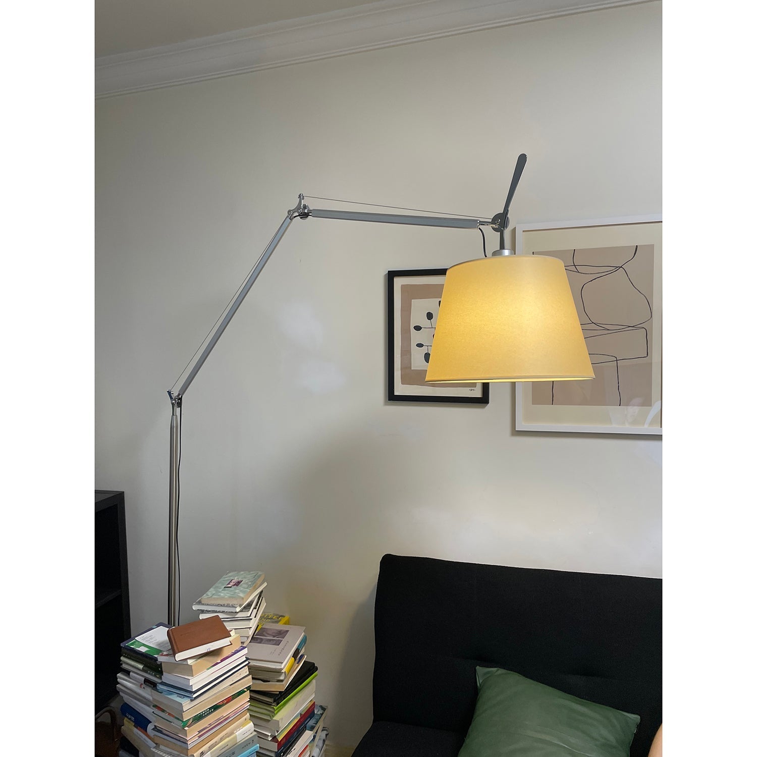 Velthea Floor Lamp | Esilora