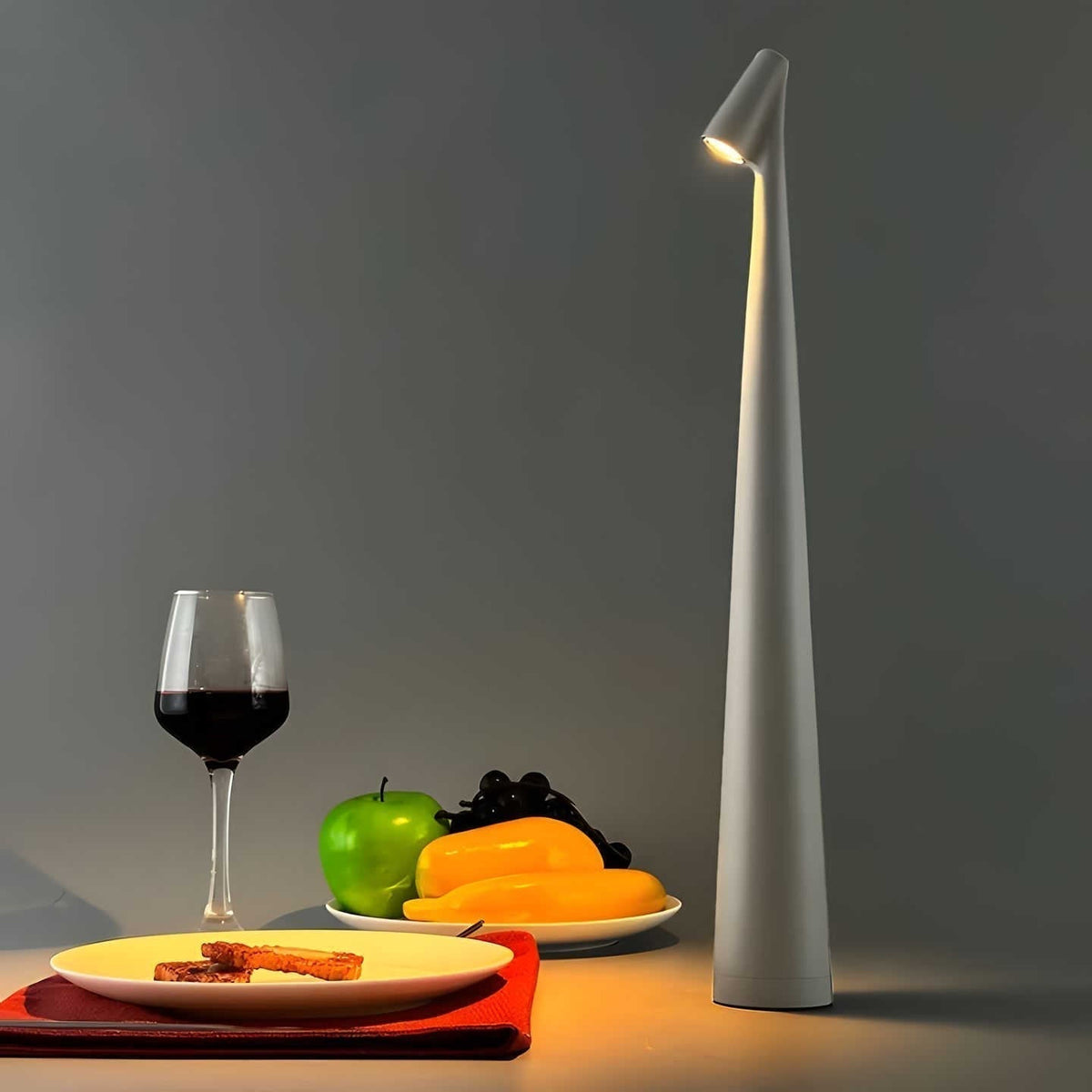 Lampada da tavolo moderna a LED senza fili alimentata a batteria