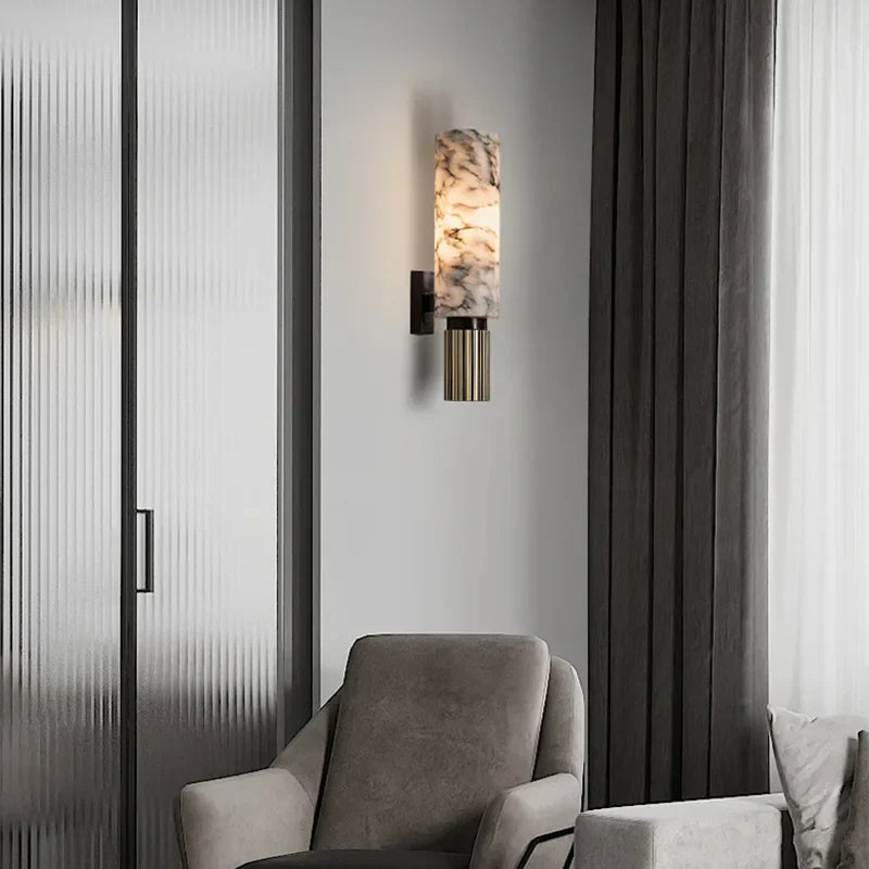 Nowoczesna marmurowa lampa ścienna — solidna metalowa rama
