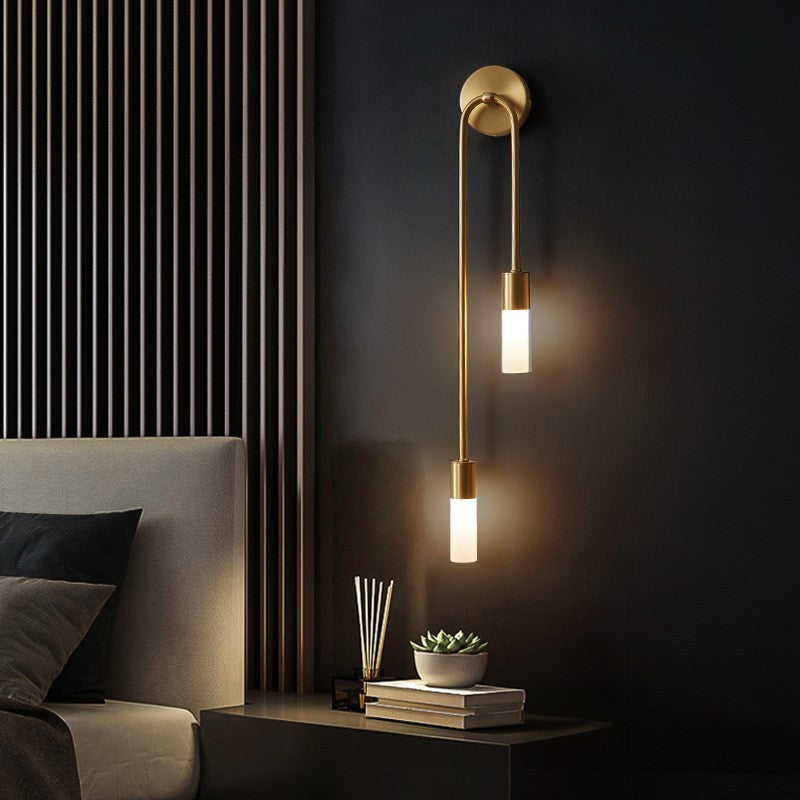 Nowoczesna metalowa lampa ścienna — zintegrowane ciepłe oświetlenie LED