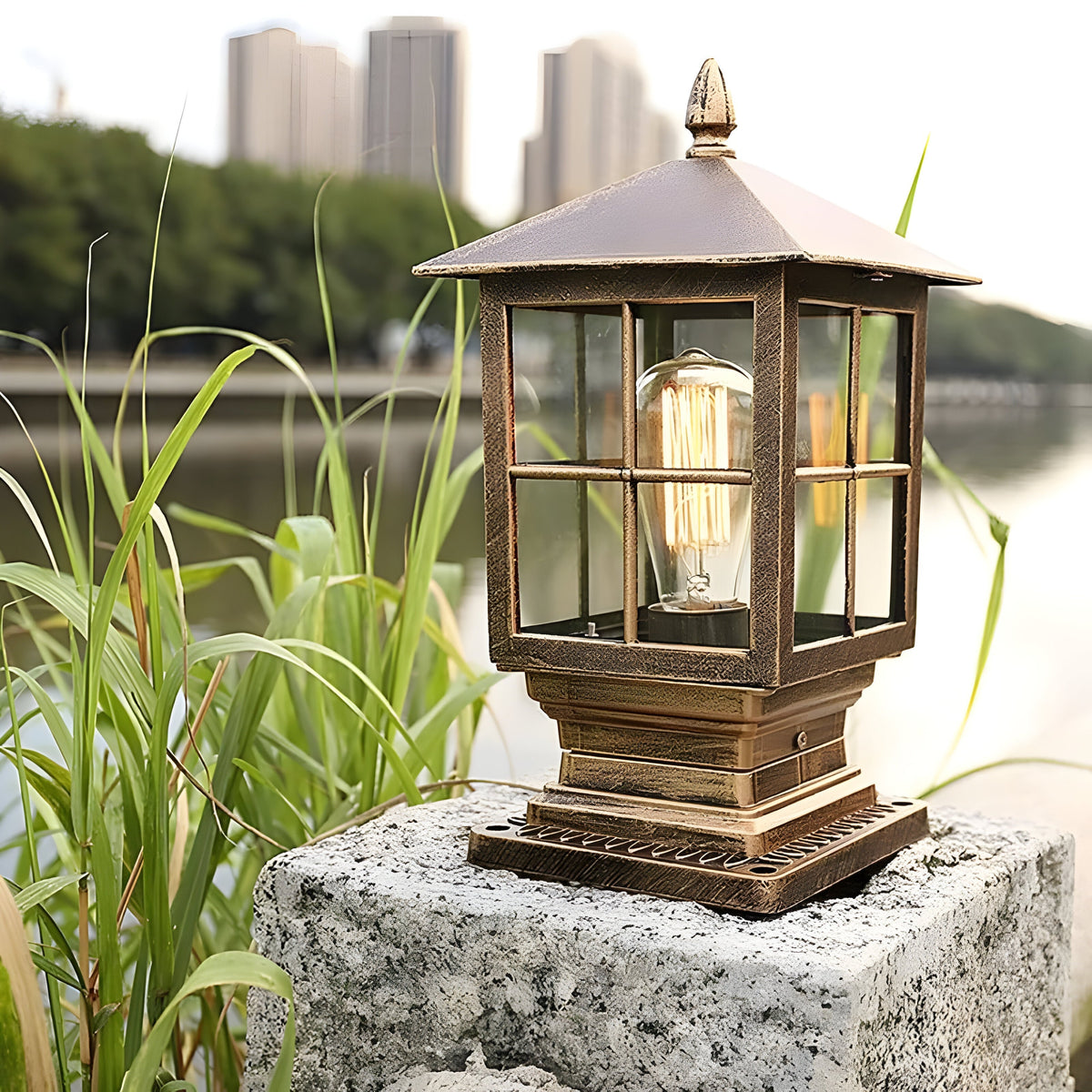 فانوس حديقة معدني وزجاجي مقاوم للعوامل الجوية بمعيار IP65 - مصباح خارجي متين