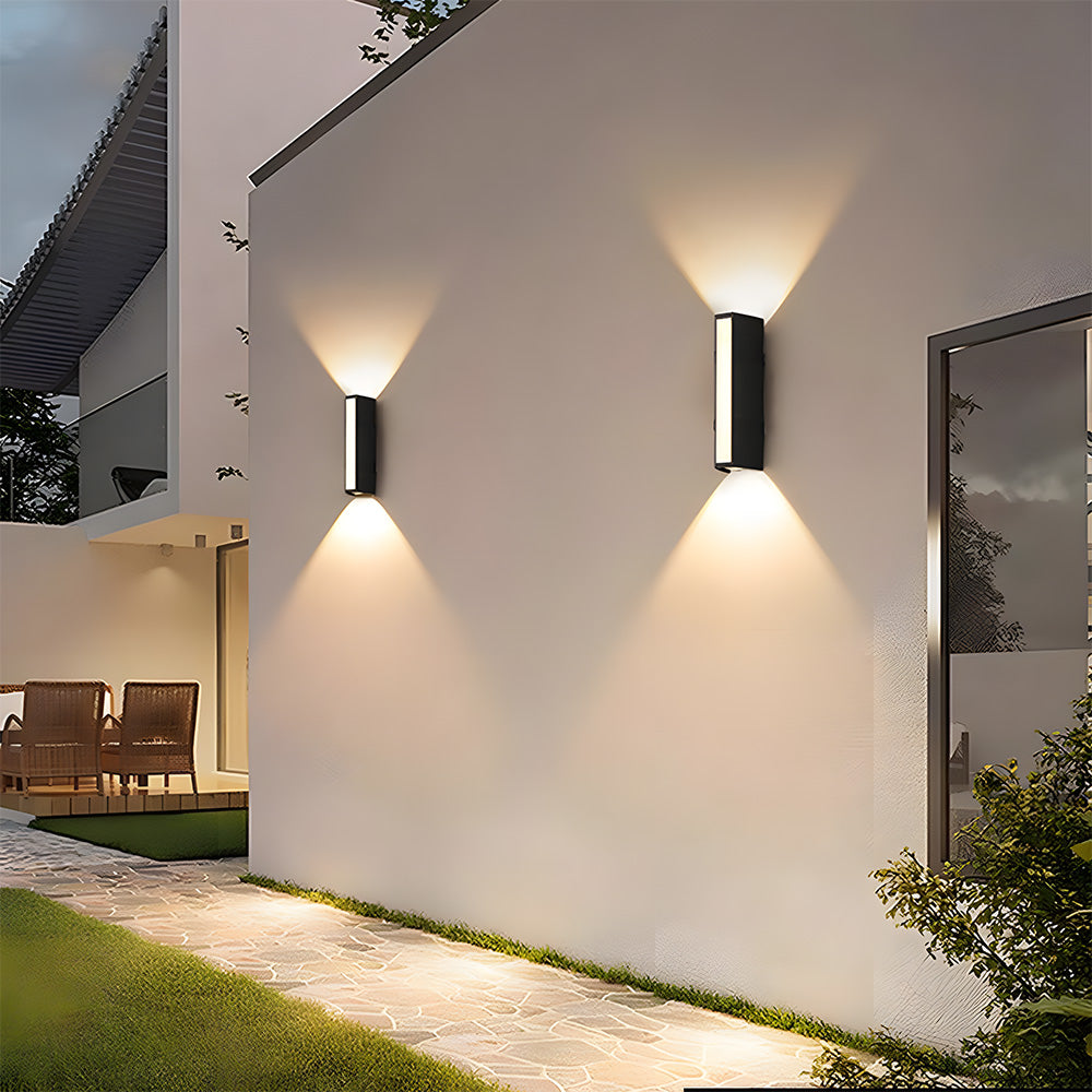 Lampă de perete LED metalică, rezistentă la intemperii — design modern pentru exterior
