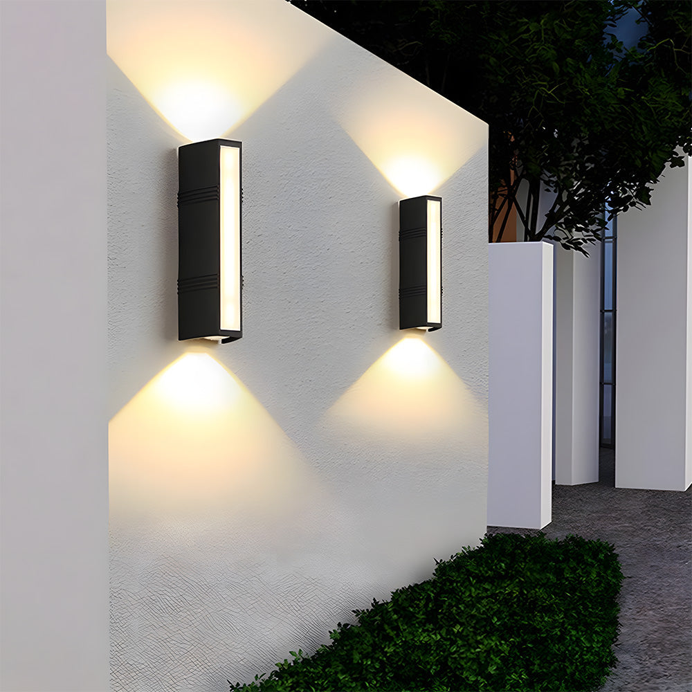 Lampă de perete LED metalică, rezistentă la intemperii — design modern pentru exterior