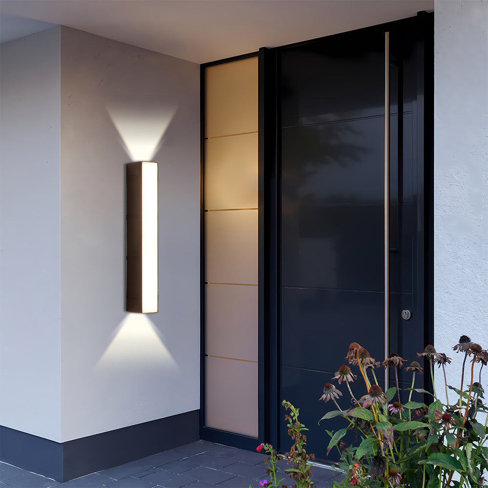 Lampă de perete LED metalică, rezistentă la intemperii — design modern pentru exterior
