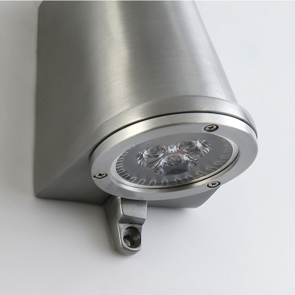 Industrielle glockenförmige Metall-Wandleuchte für den Außenbereich, wasserdicht nach IP65 | Esilora