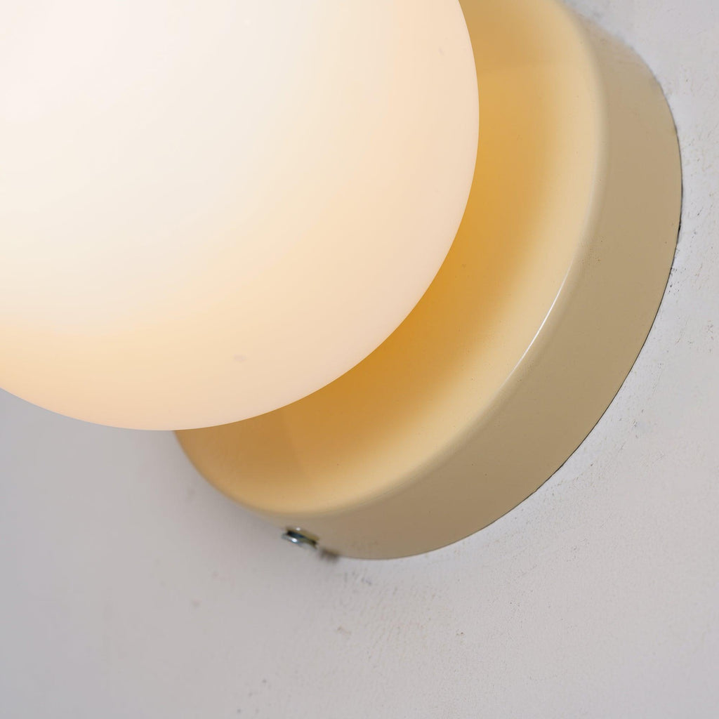 Rivolence Minimalist Fluid Modern Round Wall Sconce – Modern Indoor Accent Lighting for Bedroom or Study | Esilora