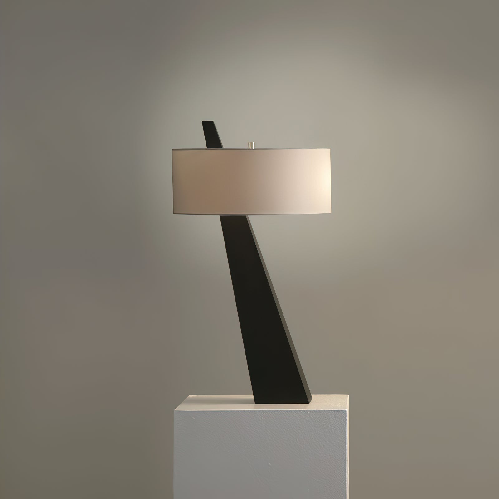 Candeeiro de mesa Jett Obelisk | Esilora