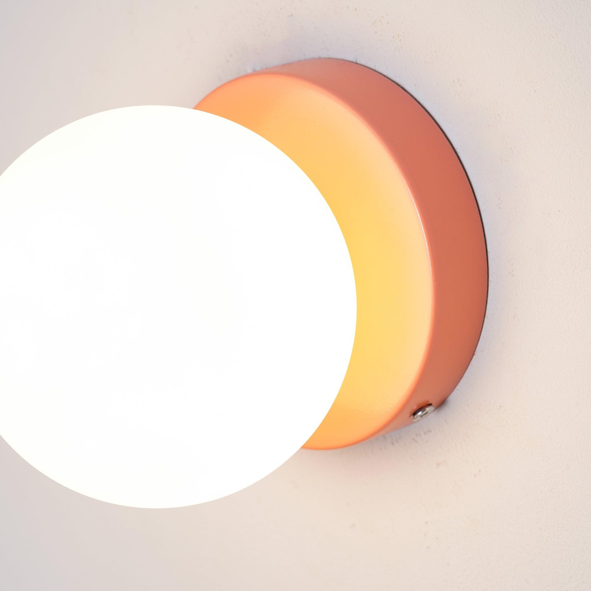Rivolence Minimalist Fluid Modern Round Wall Sconce – Modern Indoor Accent Lighting for Bedroom or Study | Esilora