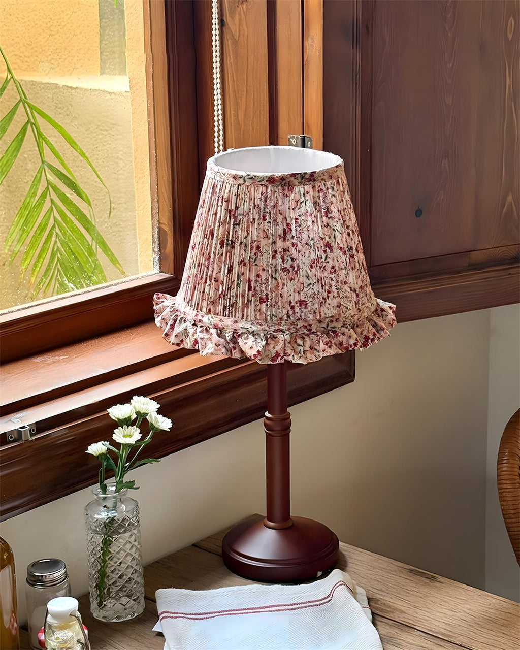 Briarfield Table Lamp | Esilora