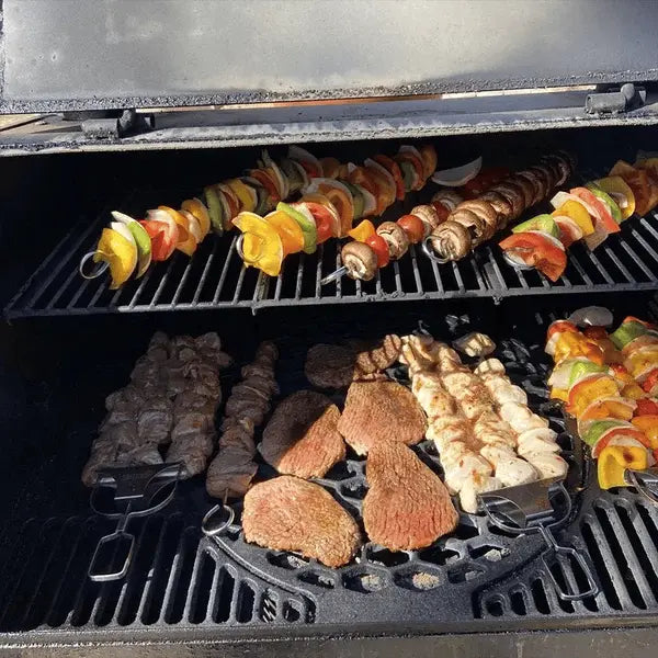Nerezová jehla na BBQ | Dvouzubé provedení | Posuvná škrabka pro snadné čištění | SpießPro – Esilora