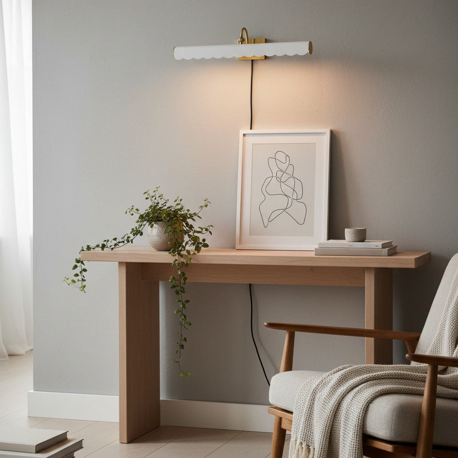 Aurix Artistic Picture Light - A Modern Design Suitable for Artwork Display | Esilora