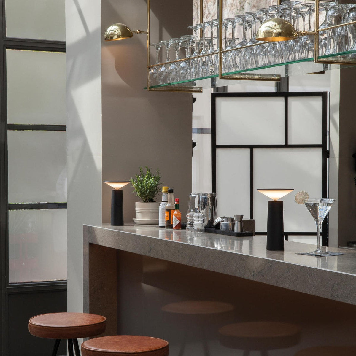Modern Minimalist LED Table Lamp — Cordless Dimmable Design