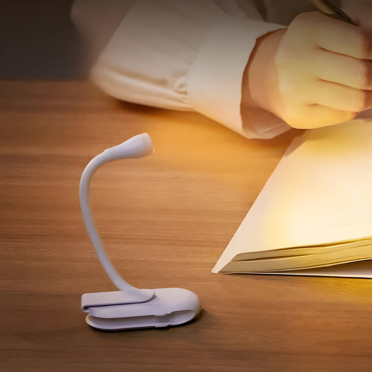 Lampă LED flexibilă cu intensitate reglabilă pentru citit - control tactil portabil