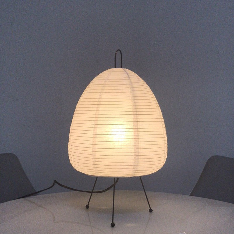 Stolní lampa z rýžového papíru — retro japonský design