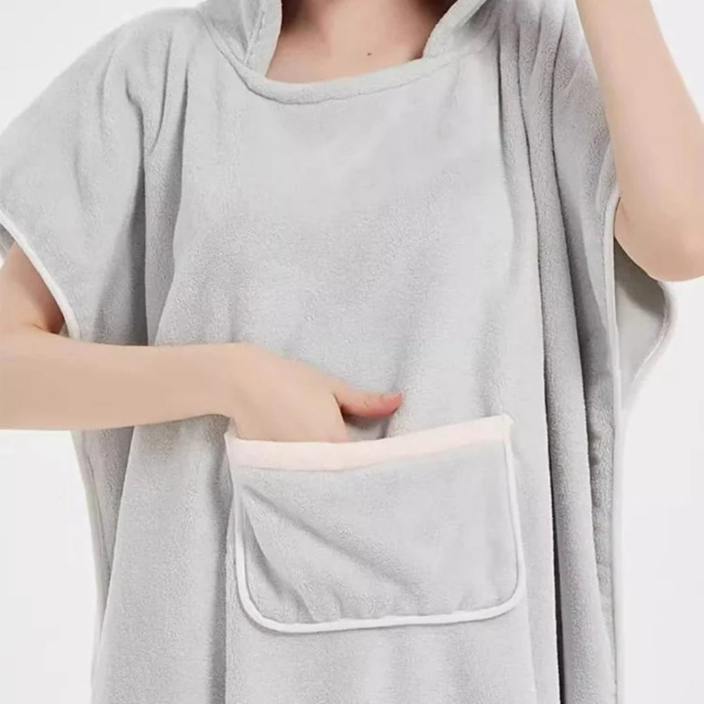 Miękkie, chłonne poncho kąpielowe z kapturem — praktyczna kieszeń