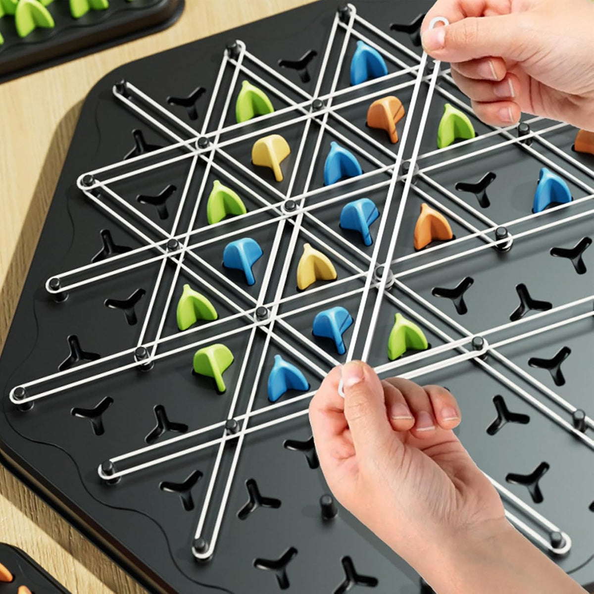 Joc de societate de logică - puzzle interactiv de masă și provocare strategică