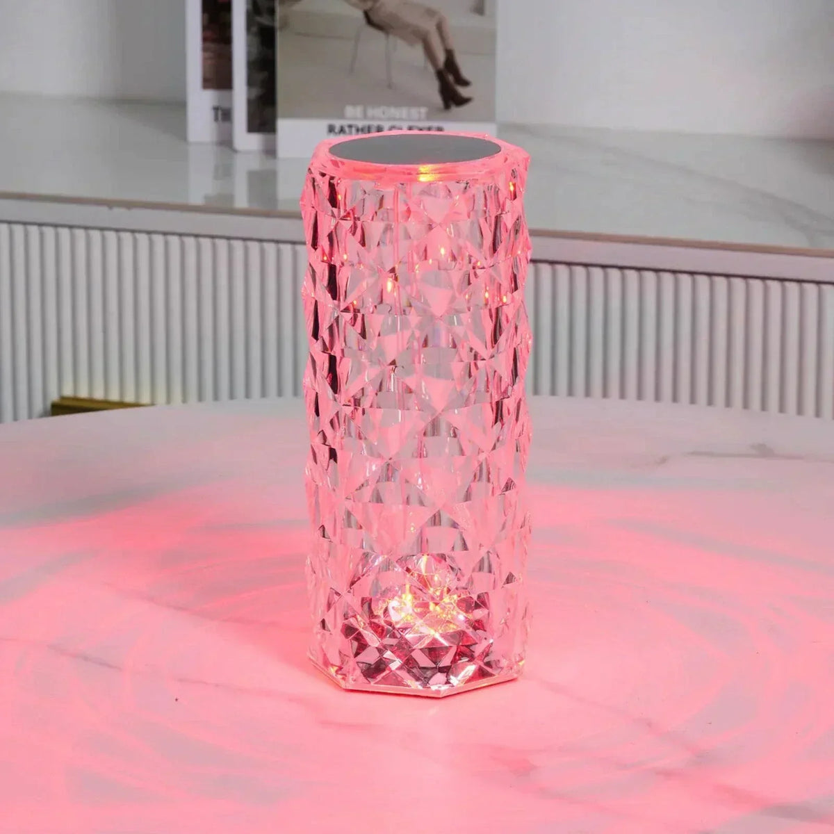 Lámpara de mesa Aurora Crystal — LED regulable y recargable, 16 colores