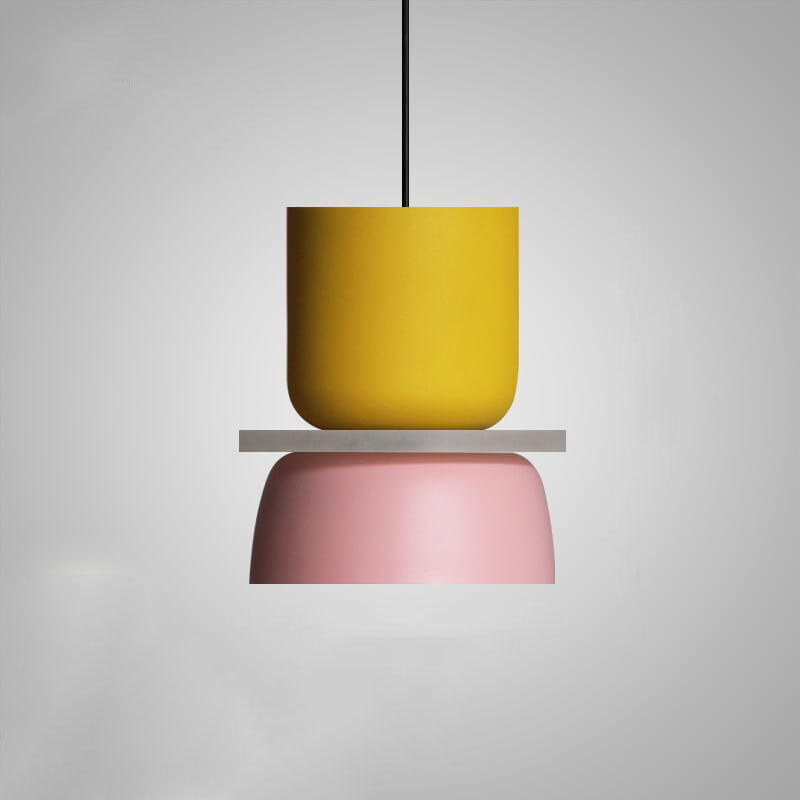 Pendellampe i skandinavisk design — farverig loftlampe i metal