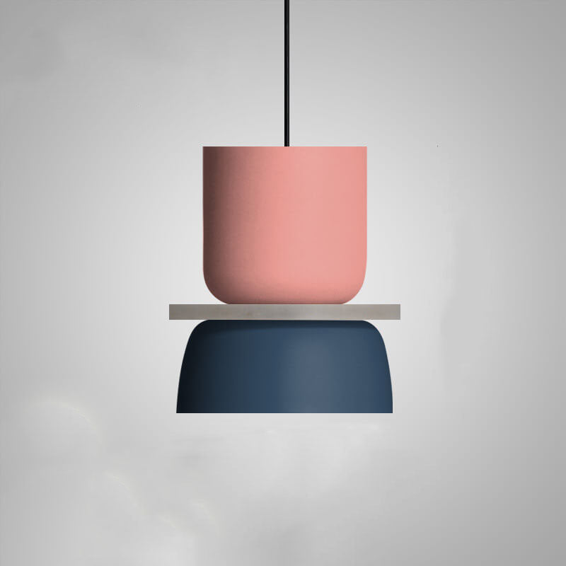 Pendellampe i skandinavisk design — farverig loftlampe i metal